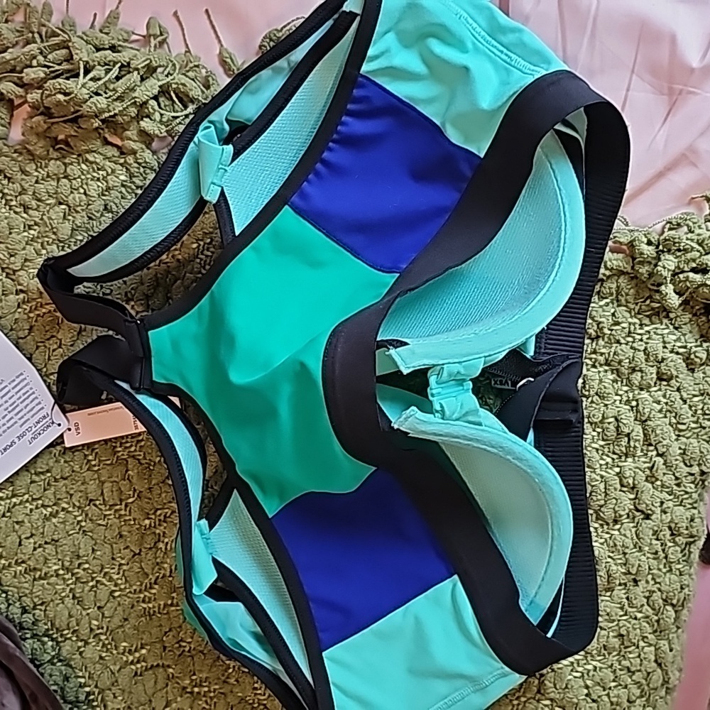Sports bra - Picture 2 of 2